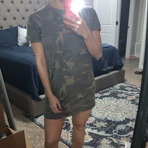 FOREVER 21 camo t-shirt dress